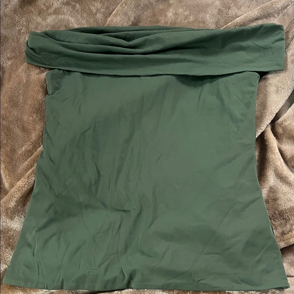 Aritzia Green Short Sleeve Top